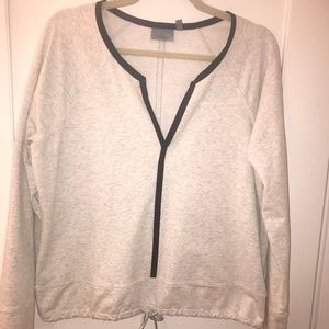 Athleta long-sleeve v-neck drawstring hem sz L